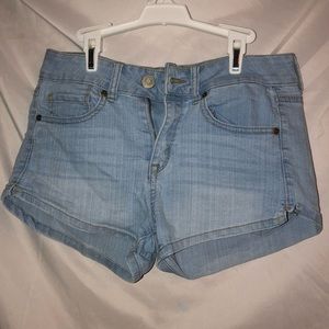 Light Wash Jean Shorts Size: 5